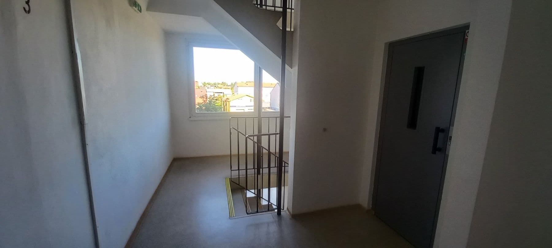 Prenájom bytu 2-izbový 43 m², Ostravská, Praha, Praha Prenájom bytu 2-izbový 43 m², Ostravská, Praha, Praha