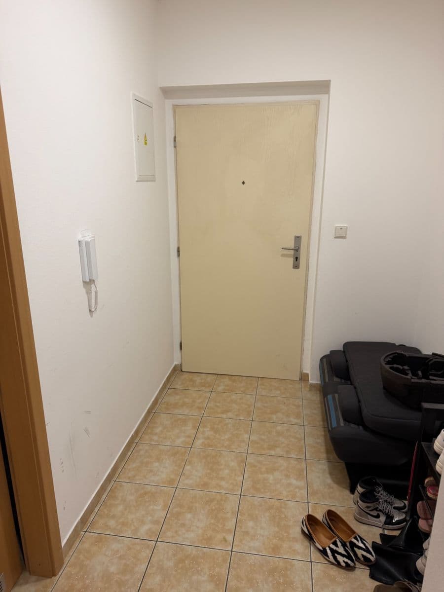 Prenájom bytu 3-izbový 78 m², Šternovská, Praha, Praha Prenájom bytu 3-izbový 78 m², Šternovská, Praha, Praha