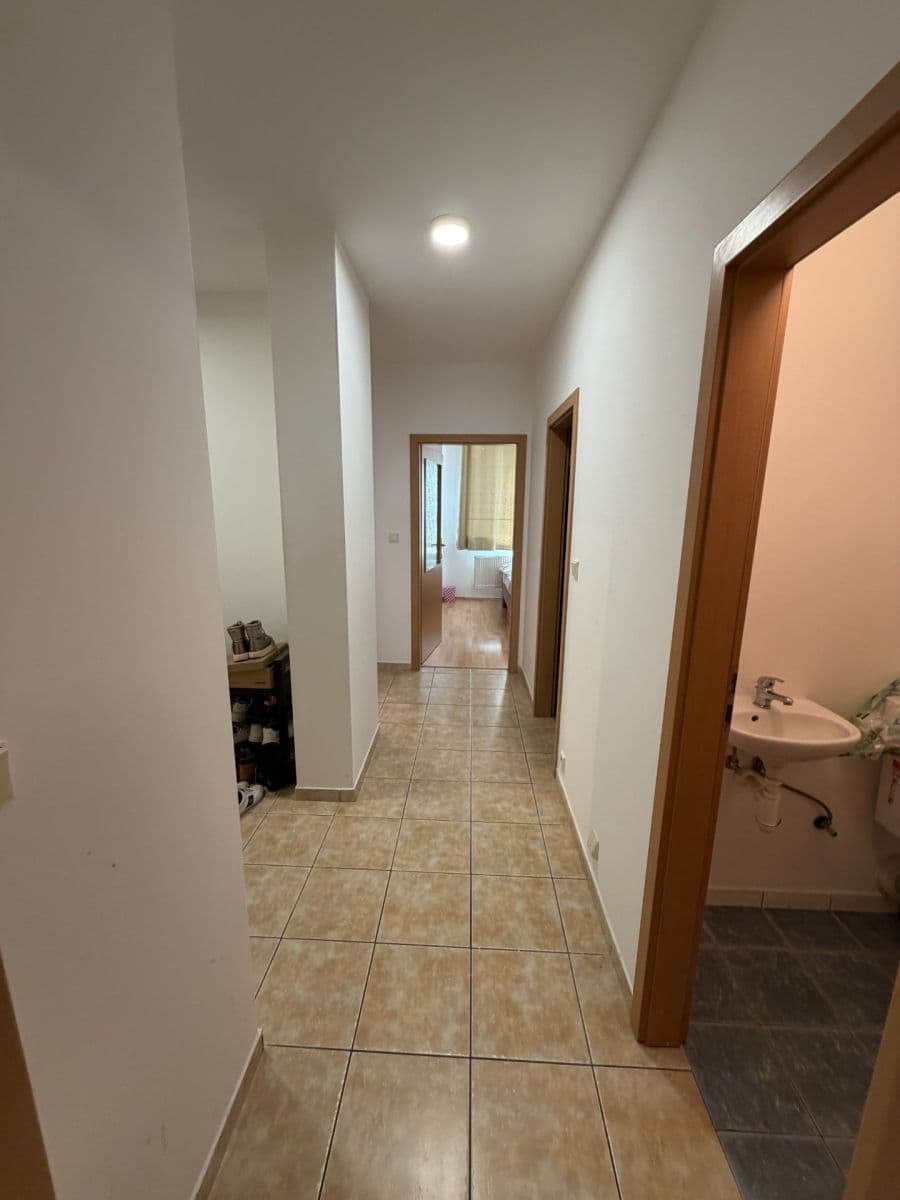 Prenájom bytu 3-izbový 78 m², Šternovská, Praha, Praha Prenájom bytu 3-izbový 78 m², Šternovská, Praha, Praha