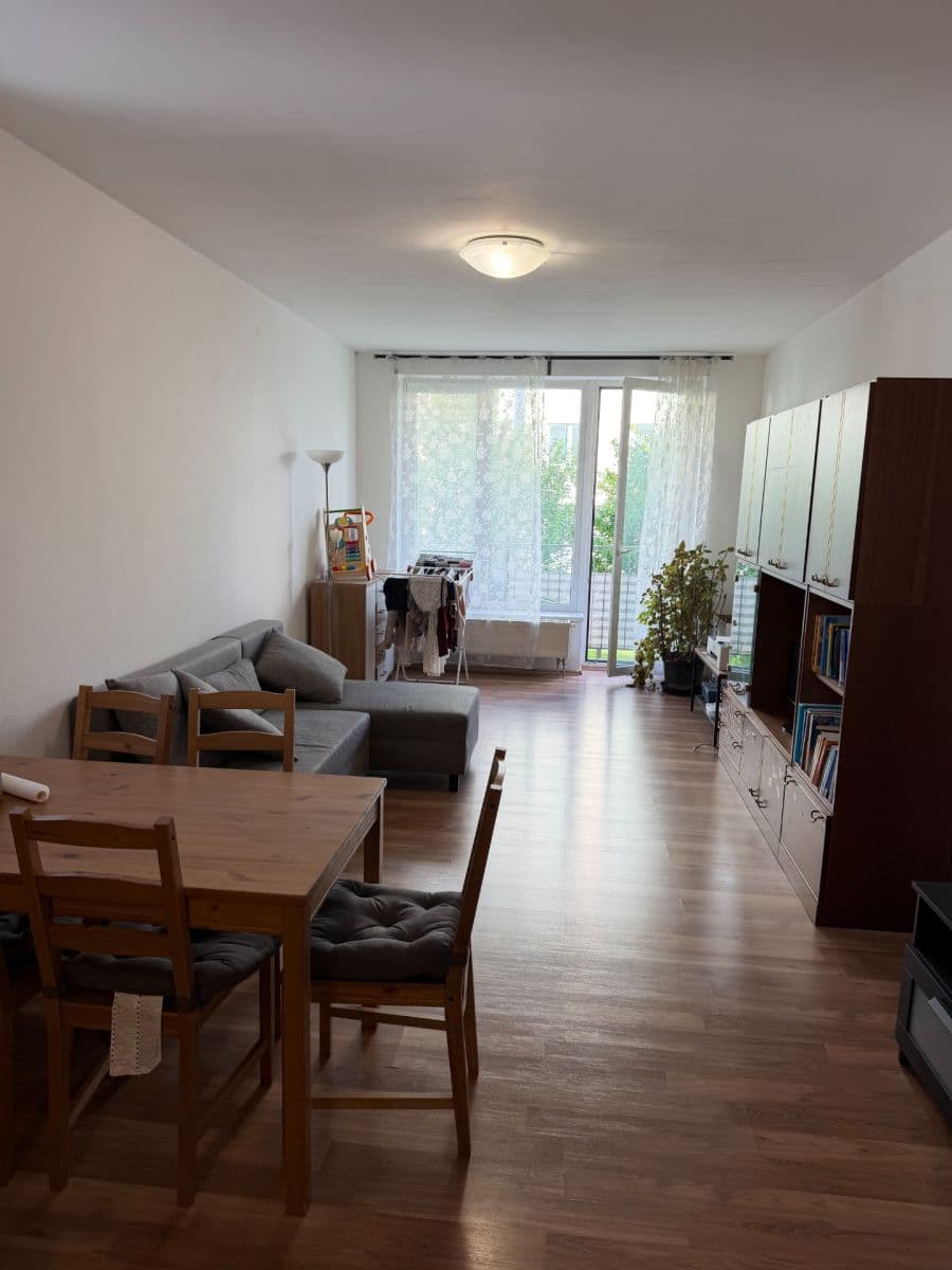 Prenájom bytu 3-izbový 78 m², Šternovská, Praha, Praha Prenájom bytu 3-izbový 78 m², Šternovská, Praha, Praha