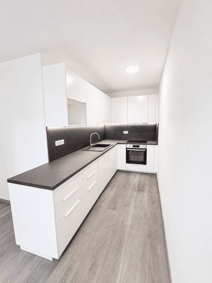 Prenájom bytu 3-izbový 67 m², Janovská, Praha, Praha Prenájom bytu 3-izbový 67 m², Janovská, Praha, Praha