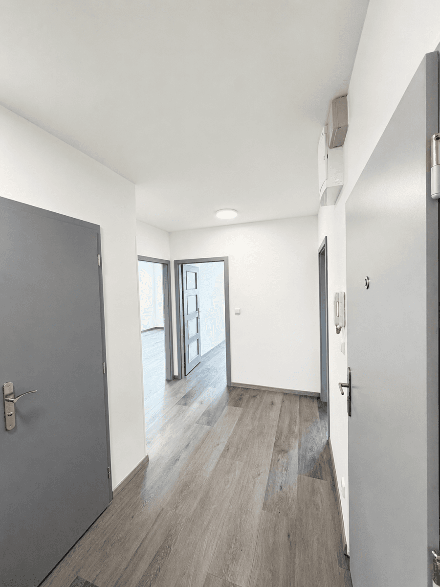 Prenájom bytu 3-izbový 67 m², Janovská, Praha, Praha Prenájom bytu 3-izbový 67 m², Janovská, Praha, Praha