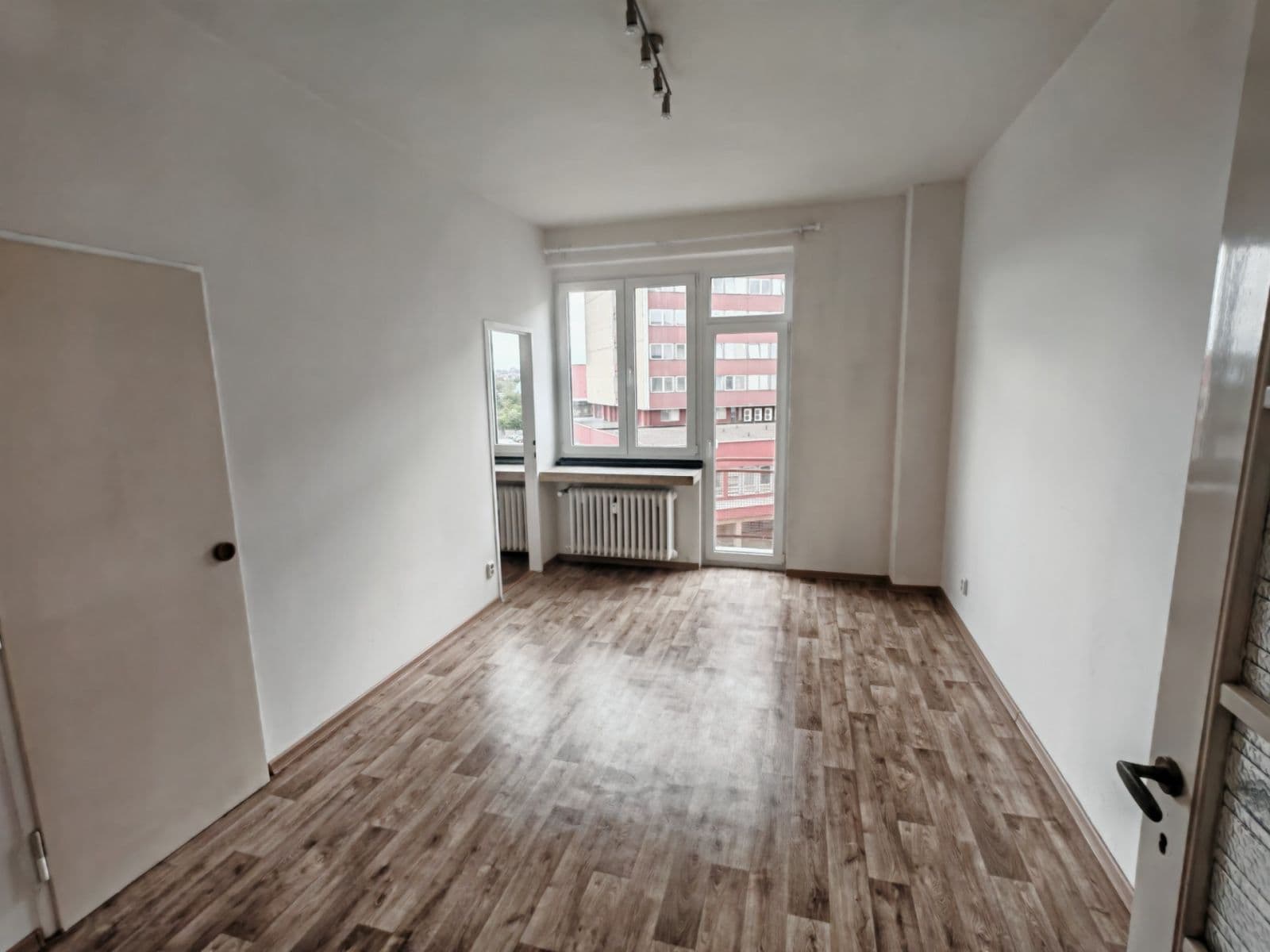 Prenájom bytu 2-izbový 50 m², U Elektrárny, Praha, Praha Prenájom bytu 2-izbový 50 m², U Elektrárny, Praha, Praha