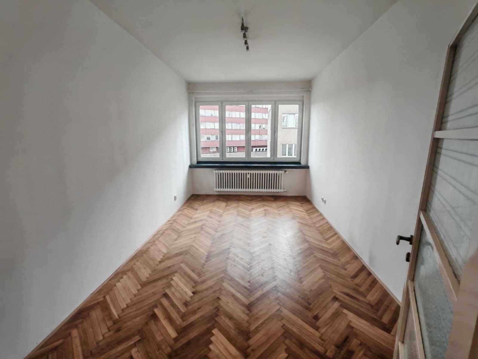 Prenájom bytu 2-izbový 50 m², U Elektrárny, Praha, Praha Prenájom bytu 2-izbový 50 m², U Elektrárny, Praha, Praha