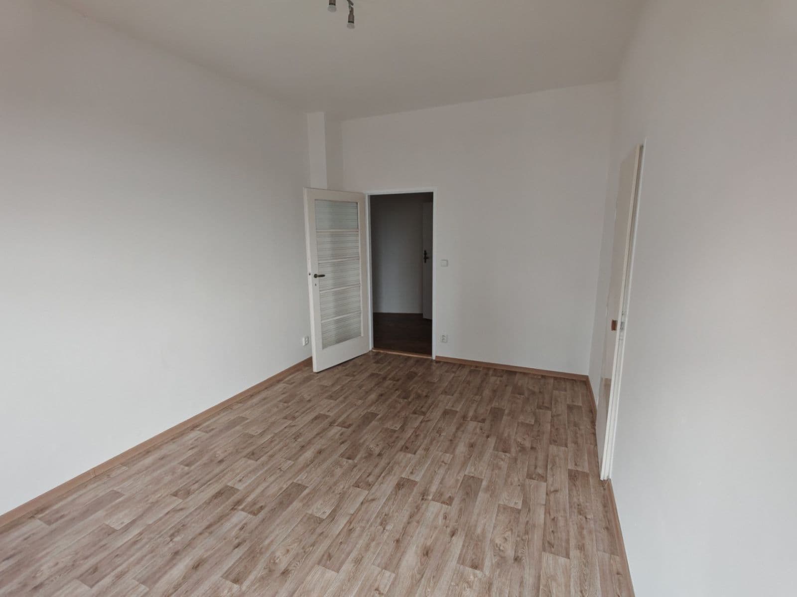Prenájom bytu 2-izbový 50 m², U Elektrárny, Praha, Praha Prenájom bytu 2-izbový 50 m², U Elektrárny, Praha, Praha