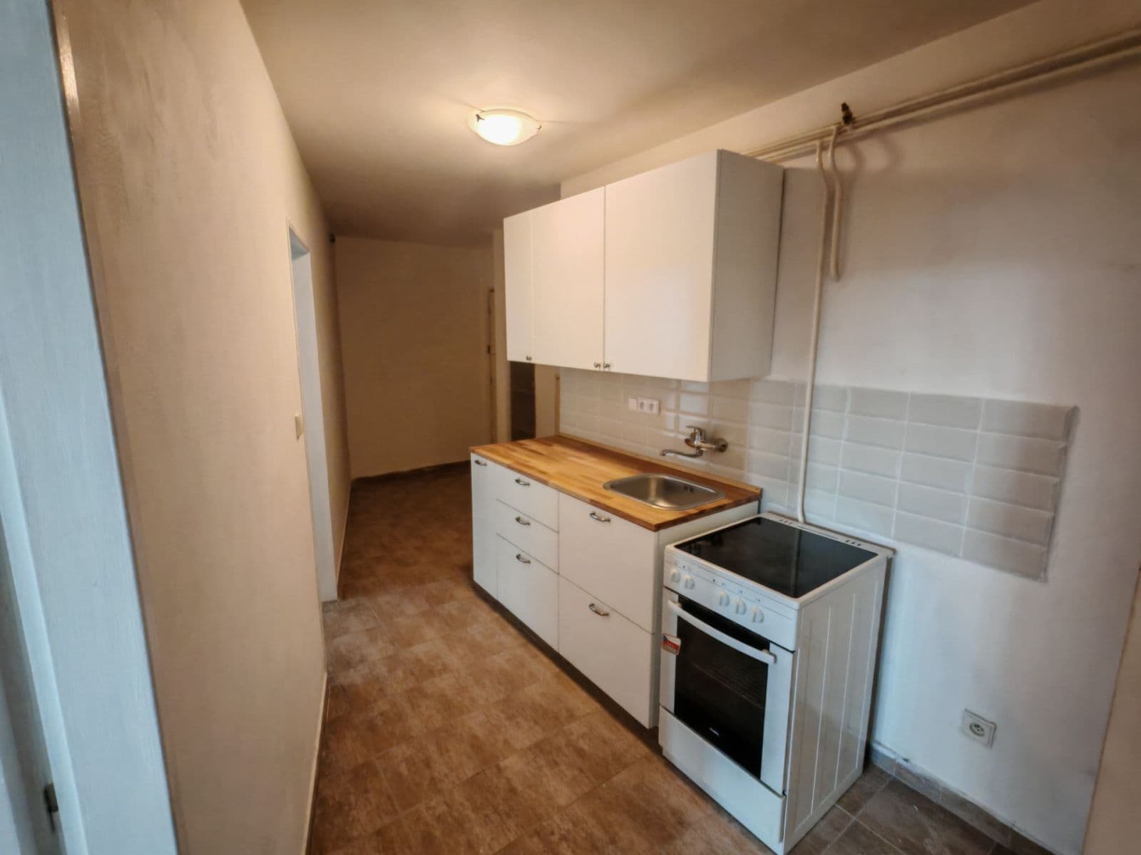 Prenájom bytu 2-izbový 50 m², U Elektrárny, Praha, Praha Prenájom bytu 2-izbový 50 m², U Elektrárny, Praha, Praha