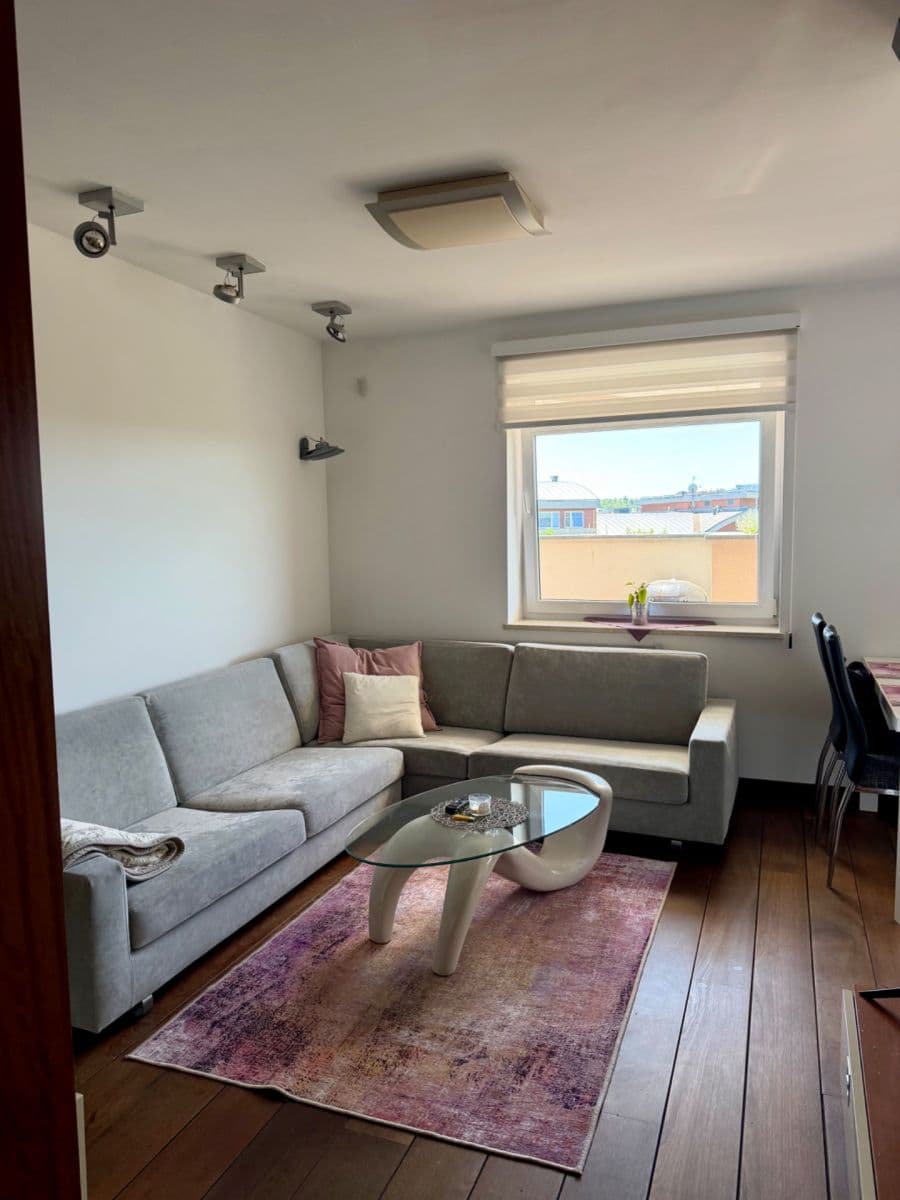 Prenájom bytu 2-izbový 50 m², Nepilova, Praha, Praha Prenájom bytu 2-izbový 50 m², Nepilova, Praha, Praha