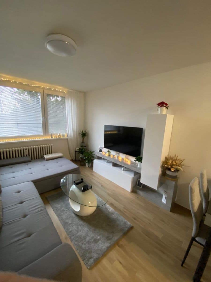 Prenájom bytu 2-izbový 45 m², K vodárně, Čerčany, Středočeský kraj Prenájom bytu 2-izbový 45 m², K vodárně, Čerčany, Středočeský kraj