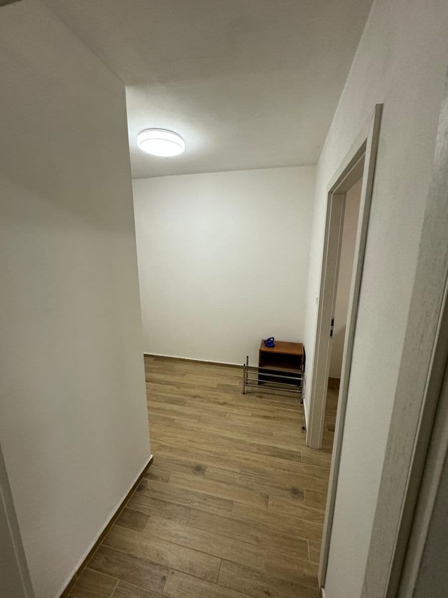Prenájom bytu 2-izbový 45 m², K vodárně, Čerčany, Středočeský kraj Prenájom bytu 2-izbový 45 m², K vodárně, Čerčany, Středočeský kraj