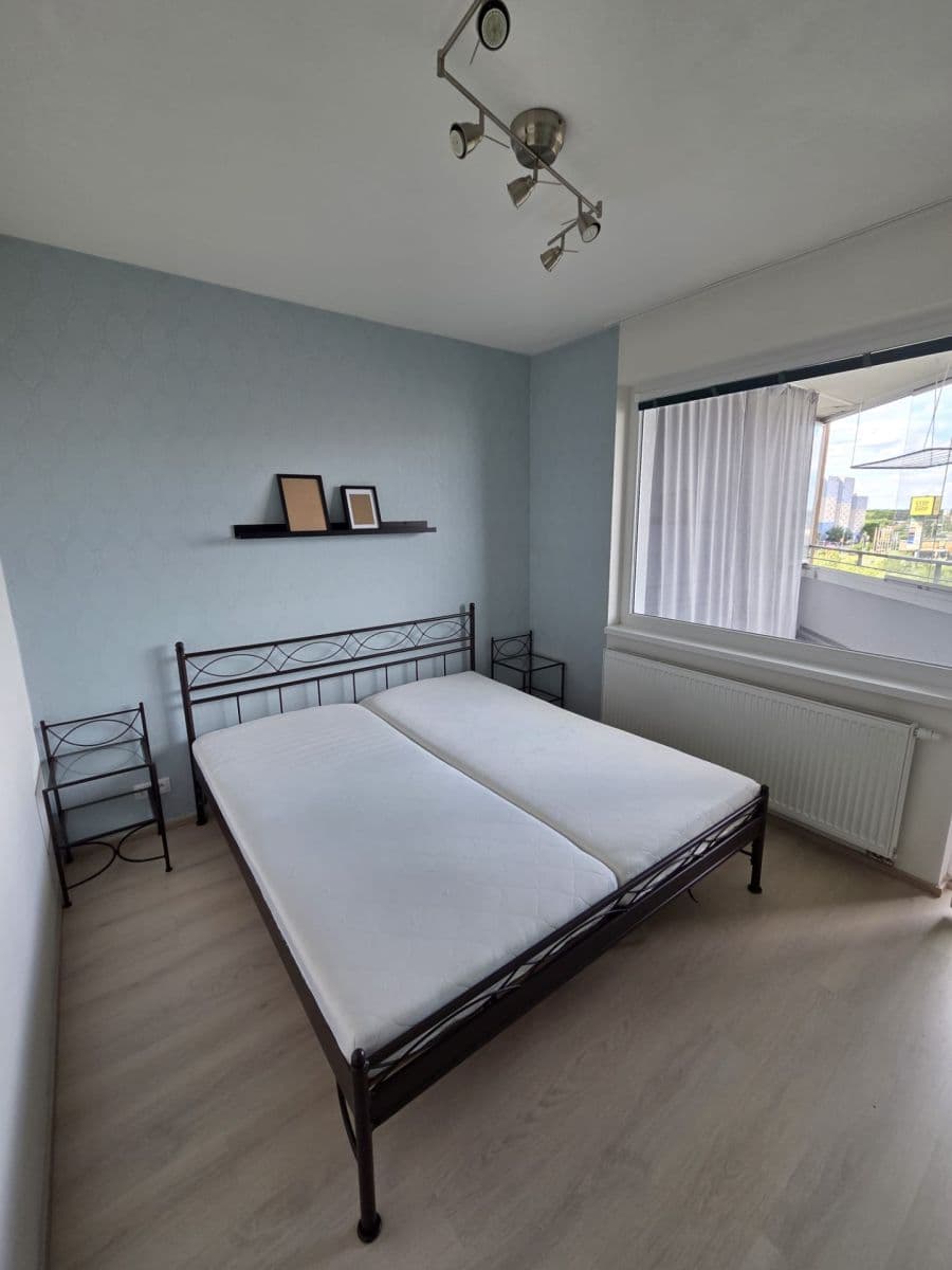 Prenájom bytu 2-izbový 64 m², Modenská, Praha, Praha Prenájom bytu 2-izbový 64 m², Modenská, Praha, Praha