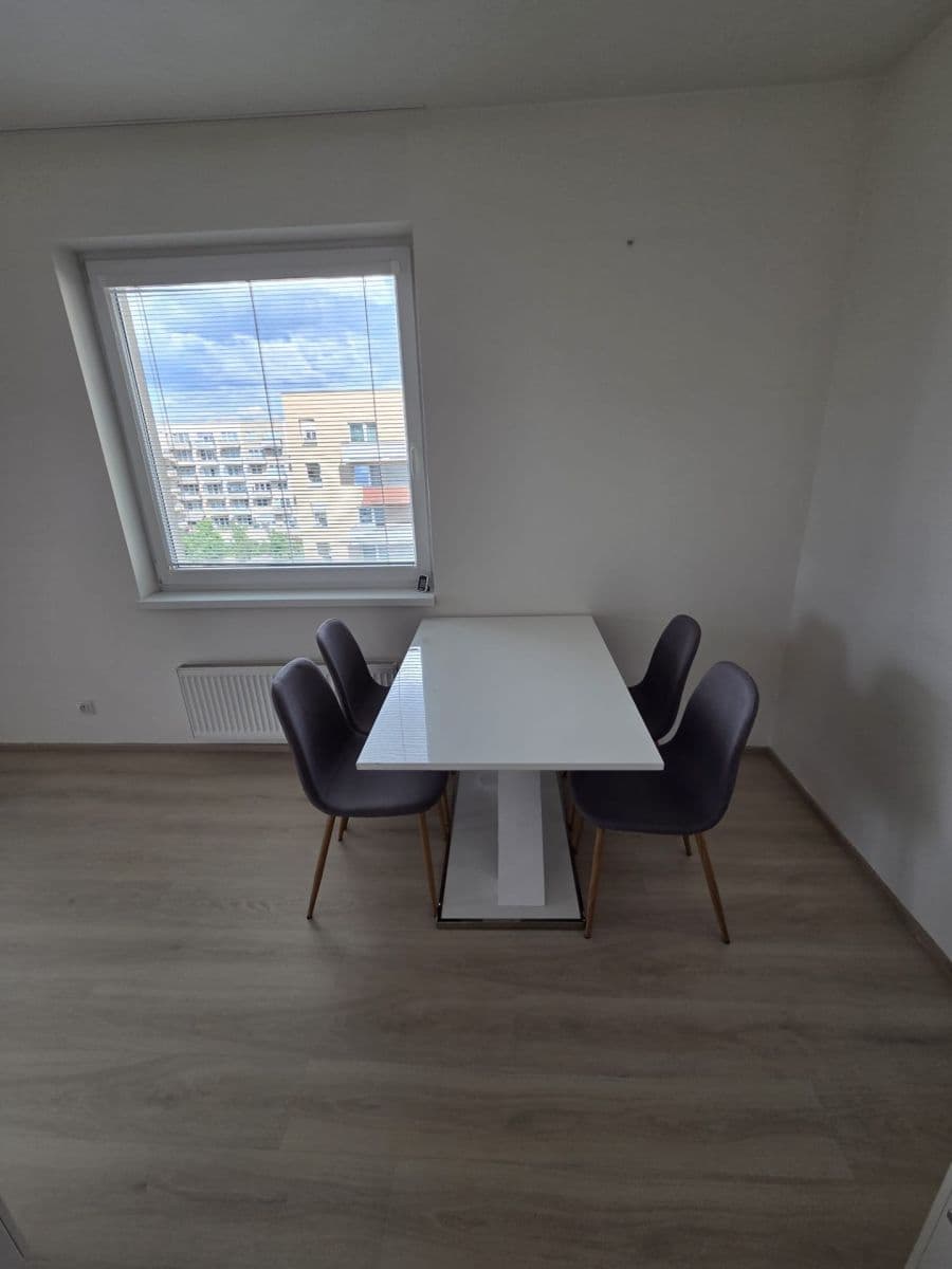 Prenájom bytu 2-izbový 64 m², Modenská, Praha, Praha Prenájom bytu 2-izbový 64 m², Modenská, Praha, Praha