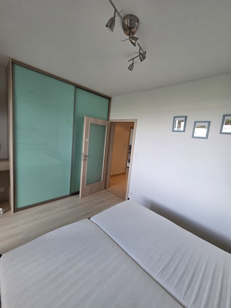 Prenájom bytu 2-izbový 64 m², Modenská, Praha, Praha Prenájom bytu 2-izbový 64 m², Modenská, Praha, Praha
