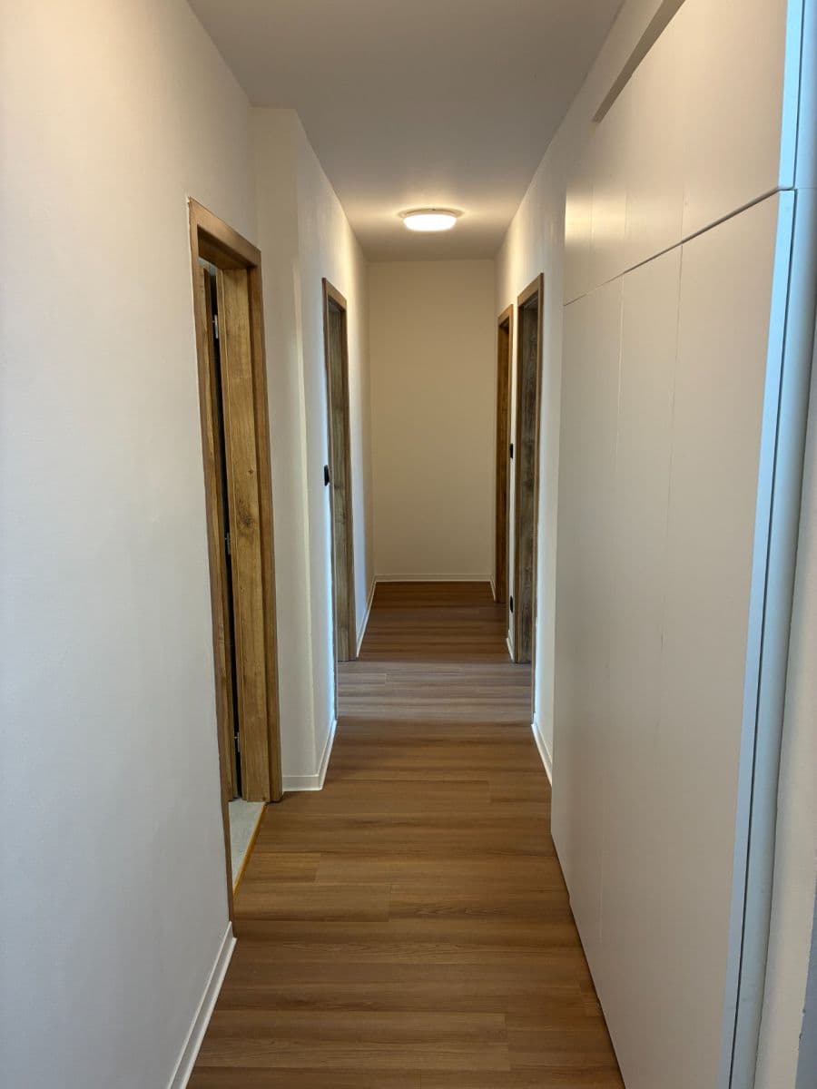 Prenájom bytu 3-izbový 62 m², Liberijská, Praha, Praha Prenájom bytu 3-izbový 62 m², Liberijská, Praha, Praha