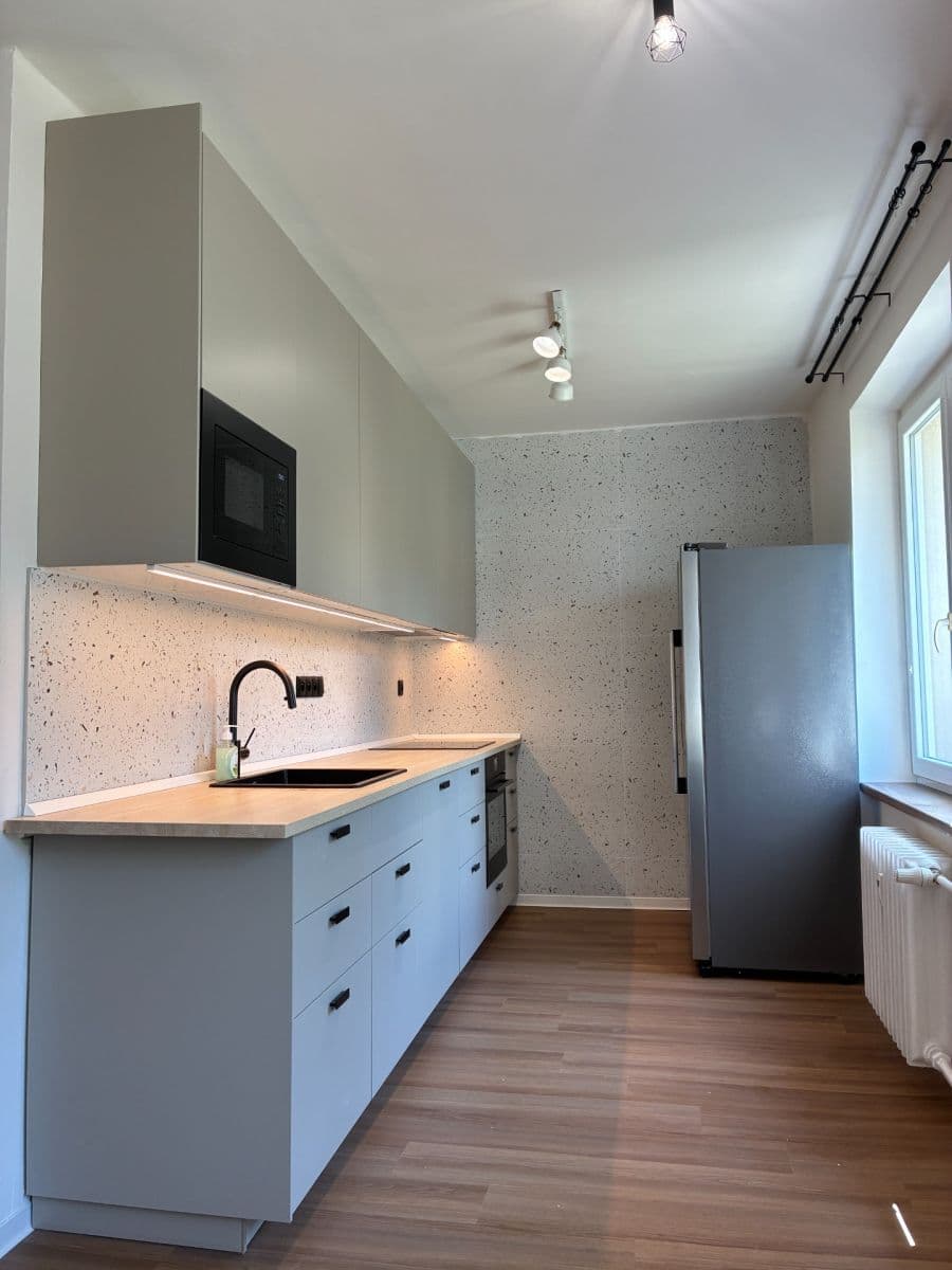 Prenájom bytu 3-izbový 62 m², Liberijská, Praha, Praha Prenájom bytu 3-izbový 62 m², Liberijská, Praha, Praha