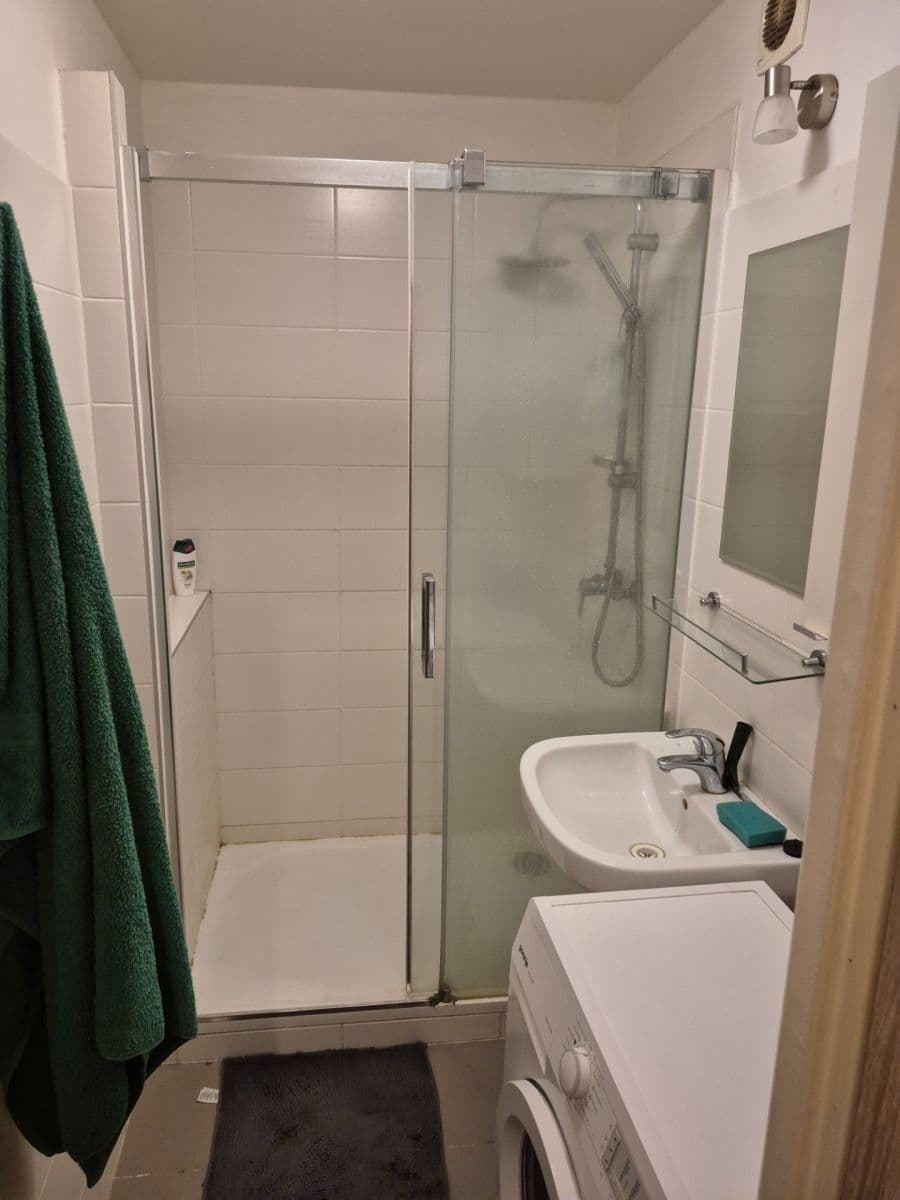 Prenájom bytu 2-izbový 45 m², Chabařovická, Praha, Praha Prenájom bytu 2-izbový 45 m², Chabařovická, Praha, Praha