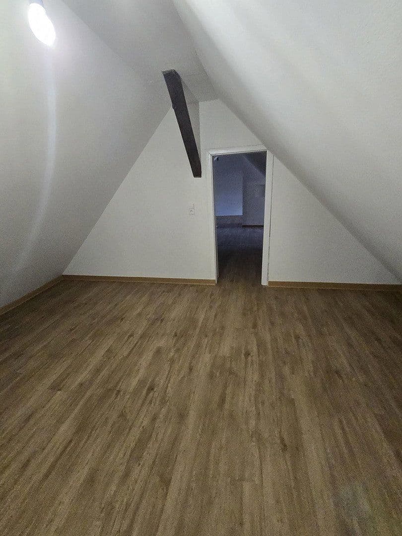 Prenájom bytu 6-izbový 140 m², Wehingen, Bádensko-Wurttembersko Prenájom bytu 6-izbový 140 m², Wehingen, Bádensko-Wurttembersko