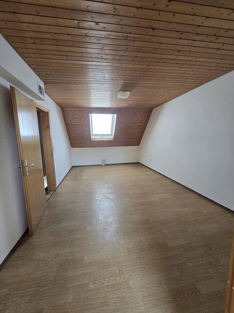 Prenájom bytu 6-izbový 140 m², Wehingen, Bádensko-Wurttembersko Prenájom bytu 6-izbový 140 m², Wehingen, Bádensko-Wurttembersko