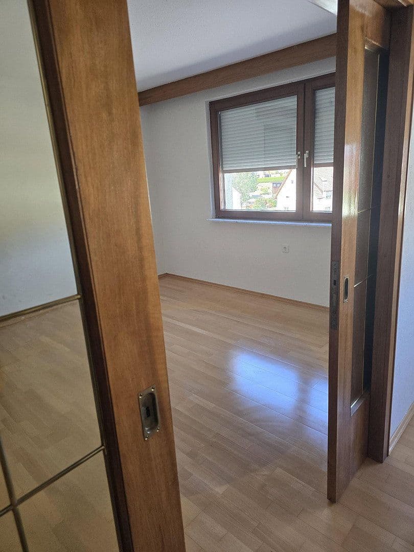 Prenájom bytu 6-izbový 140 m², Wehingen, Bádensko-Wurttembersko Prenájom bytu 6-izbový 140 m², Wehingen, Bádensko-Wurttembersko