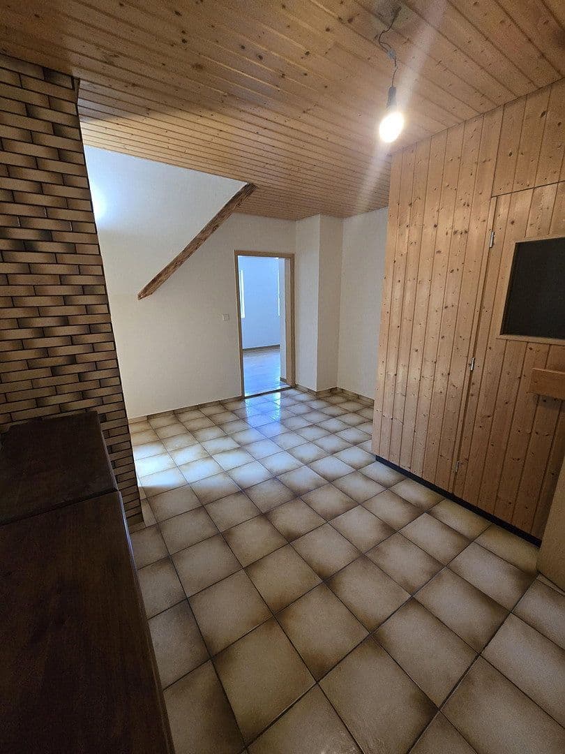 Prenájom bytu 6-izbový 140 m², Wehingen, Bádensko-Wurttembersko Prenájom bytu 6-izbový 140 m², Wehingen, Bádensko-Wurttembersko