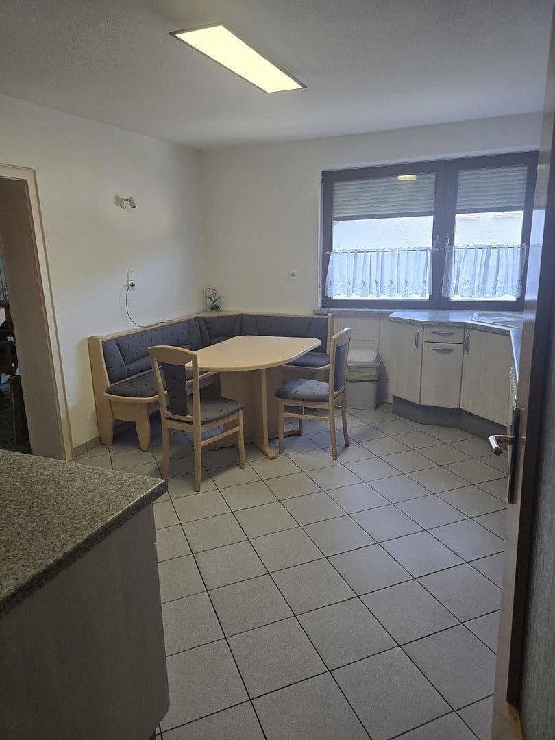 Prenájom bytu 6-izbový 140 m², Wehingen, Bádensko-Wurttembersko Prenájom bytu 6-izbový 140 m², Wehingen, Bádensko-Wurttembersko