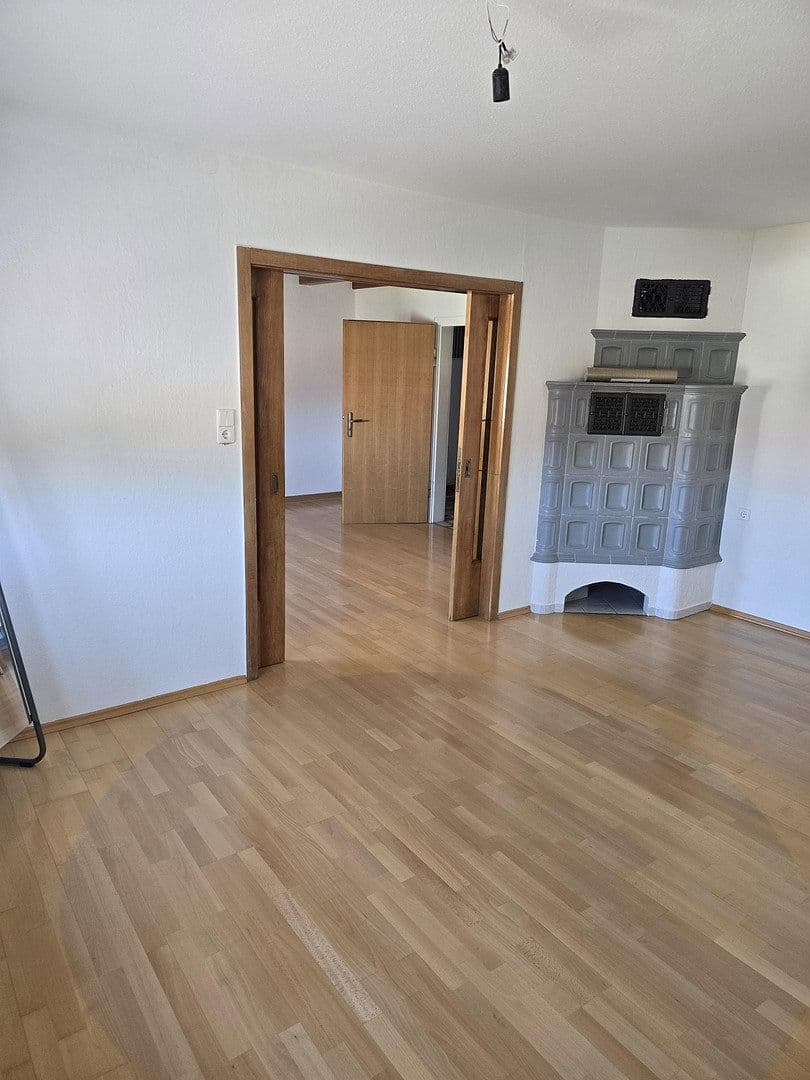 Prenájom bytu 6-izbový 140 m², Wehingen, Bádensko-Wurttembersko Prenájom bytu 6-izbový 140 m², Wehingen, Bádensko-Wurttembersko