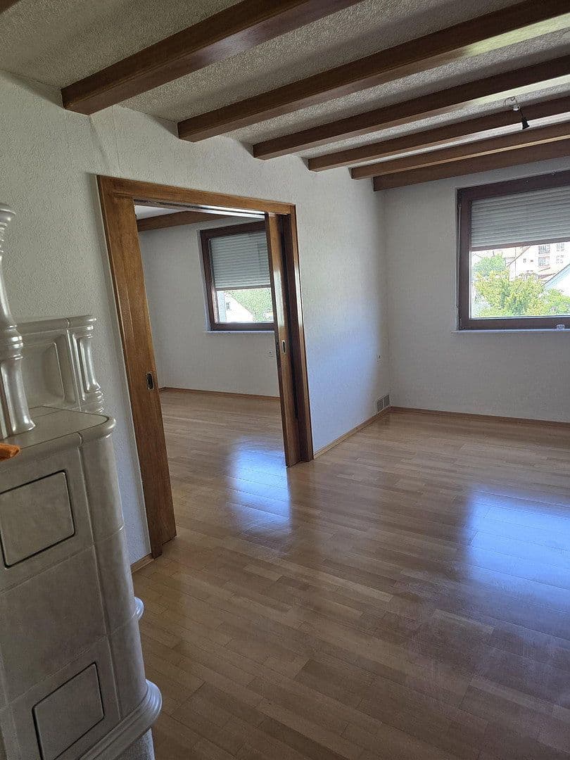 Prenájom bytu 6-izbový 140 m², Wehingen, Bádensko-Wurttembersko Prenájom bytu 6-izbový 140 m², Wehingen, Bádensko-Wurttembersko