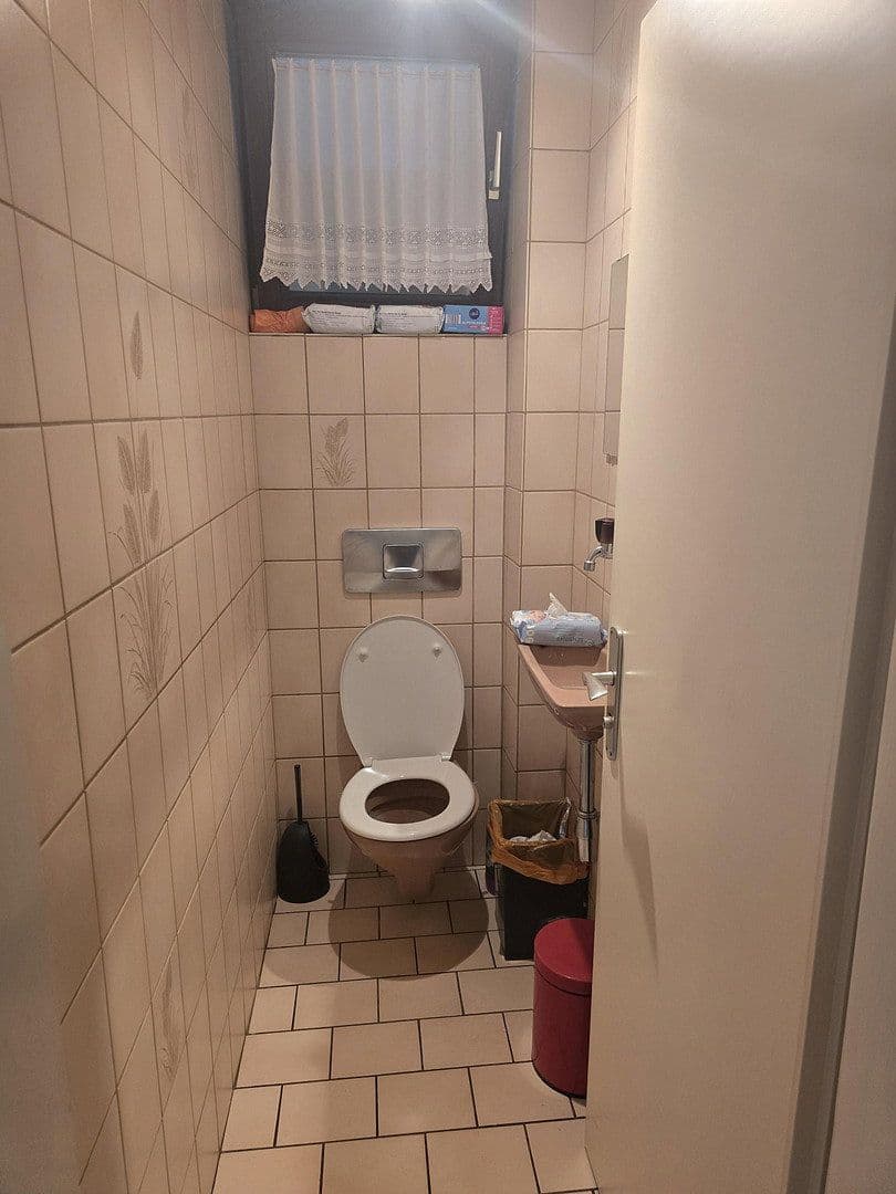 Prenájom bytu 6-izbový 140 m², Wehingen, Bádensko-Wurttembersko Prenájom bytu 6-izbový 140 m², Wehingen, Bádensko-Wurttembersko