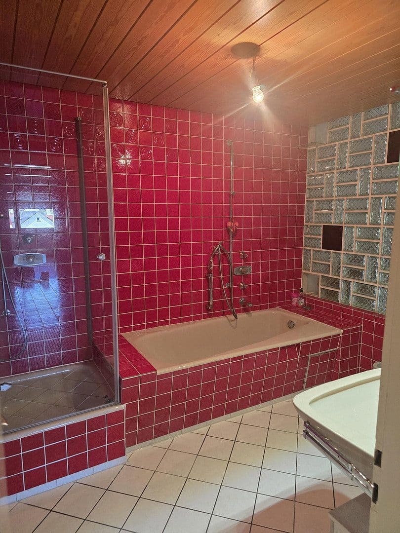 Prenájom bytu 6-izbový 140 m², Wehingen, Bádensko-Wurttembersko Prenájom bytu 6-izbový 140 m², Wehingen, Bádensko-Wurttembersko