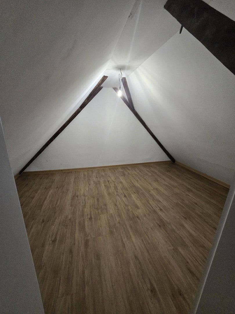 Prenájom bytu 6-izbový 140 m², Wehingen, Bádensko-Wurttembersko Prenájom bytu 6-izbový 140 m², Wehingen, Bádensko-Wurttembersko