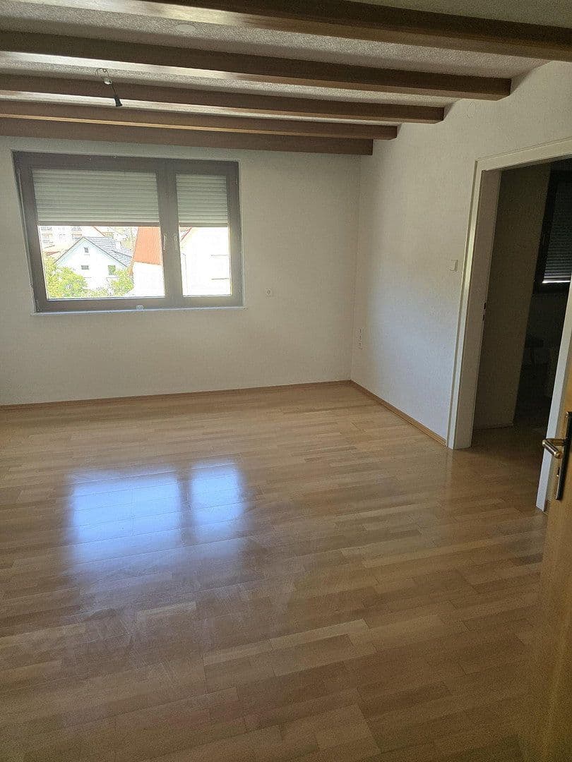 Prenájom bytu 6-izbový 140 m², Wehingen, Bádensko-Wurttembersko Prenájom bytu 6-izbový 140 m², Wehingen, Bádensko-Wurttembersko