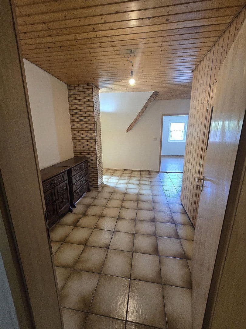 Prenájom bytu 6-izbový 140 m², Wehingen, Bádensko-Wurttembersko Prenájom bytu 6-izbový 140 m², Wehingen, Bádensko-Wurttembersko