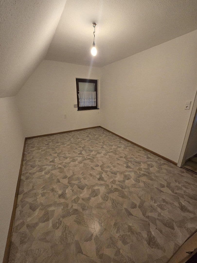 Prenájom bytu 6-izbový 140 m², Wehingen, Bádensko-Wurttembersko Prenájom bytu 6-izbový 140 m², Wehingen, Bádensko-Wurttembersko
