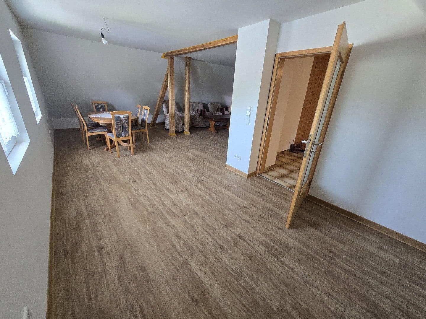 Prenájom bytu 6-izbový 140 m², Wehingen, Bádensko-Wurttembersko Prenájom bytu 6-izbový 140 m², Wehingen, Bádensko-Wurttembersko