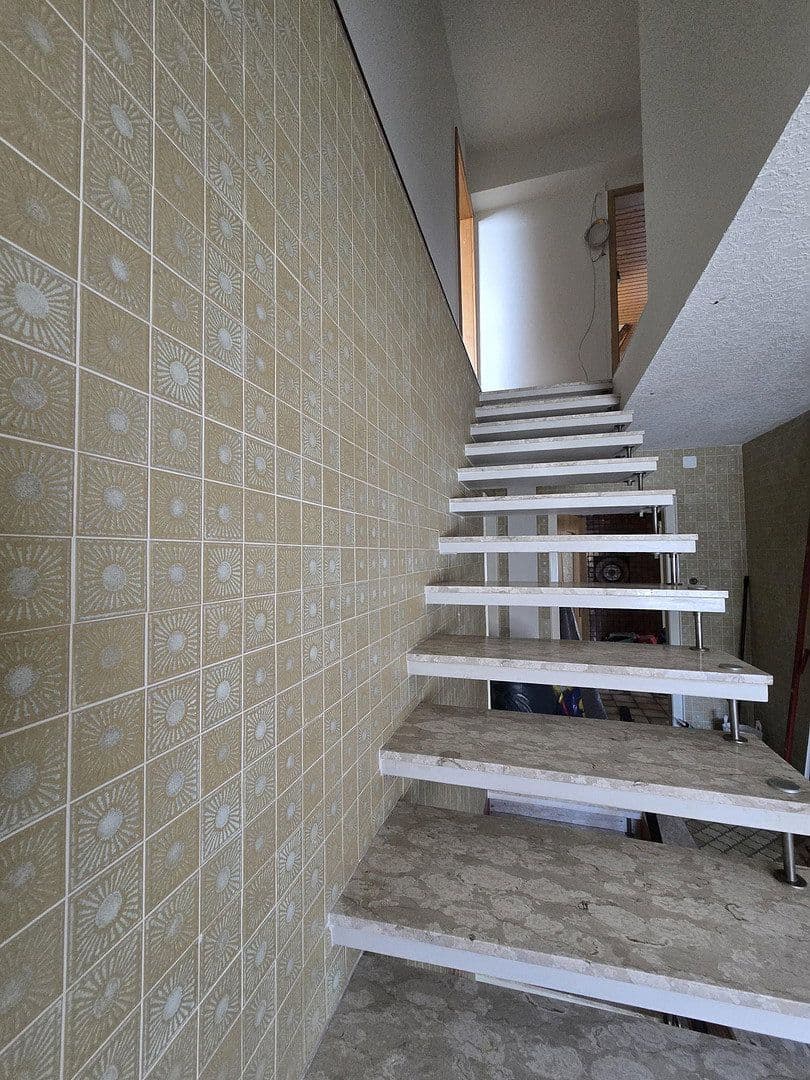Prenájom bytu 6-izbový 140 m², Wehingen, Bádensko-Wurttembersko Prenájom bytu 6-izbový 140 m², Wehingen, Bádensko-Wurttembersko