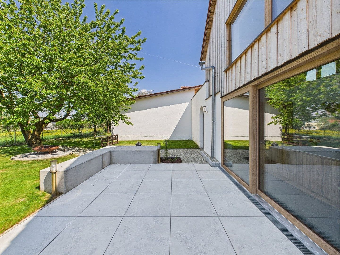 Predaj domu 265 m², pozemek 4.609 m², Frontenhausen, Bavorsko Predaj domu 265 m², pozemek 4.609 m², Frontenhausen, Bavorsko