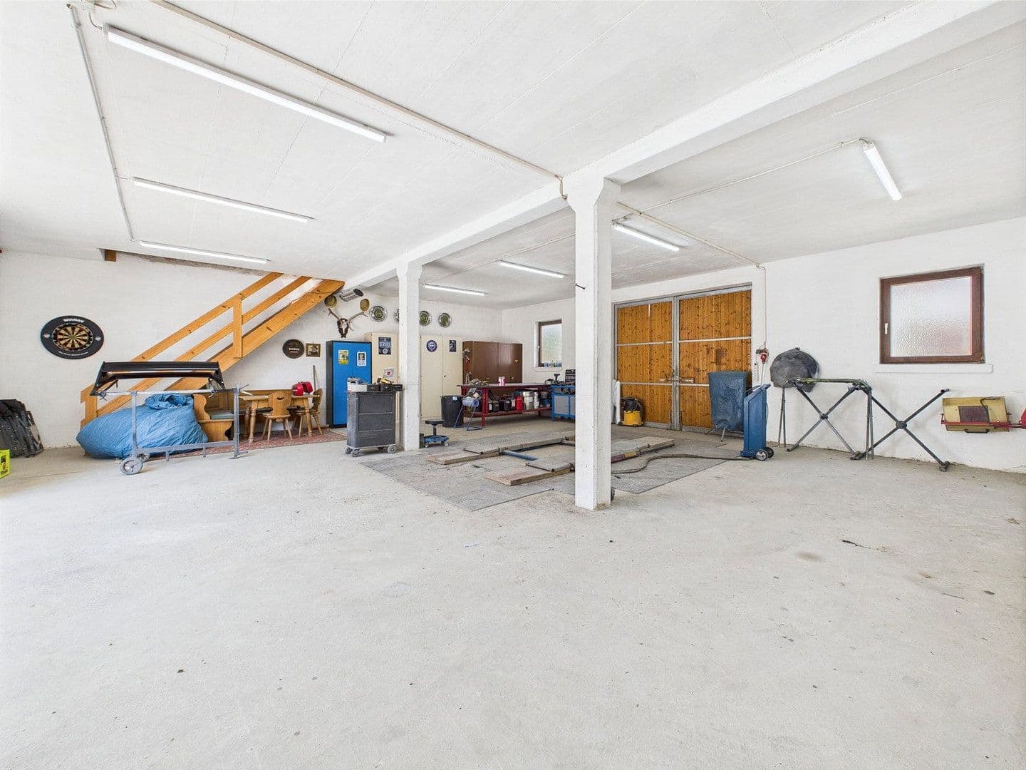 Predaj domu 265 m², pozemek 4.609 m², Frontenhausen, Bavorsko Predaj domu 265 m², pozemek 4.609 m², Frontenhausen, Bavorsko