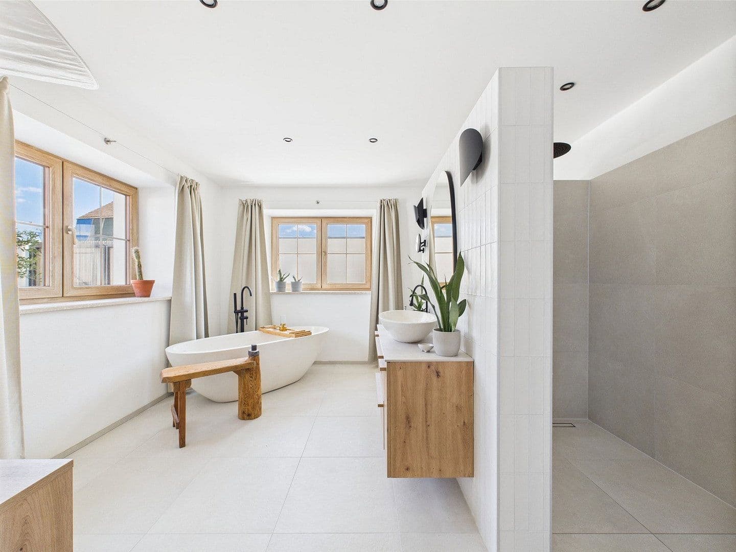 Predaj domu 265 m², pozemek 4.609 m², Frontenhausen, Bavorsko Predaj domu 265 m², pozemek 4.609 m², Frontenhausen, Bavorsko