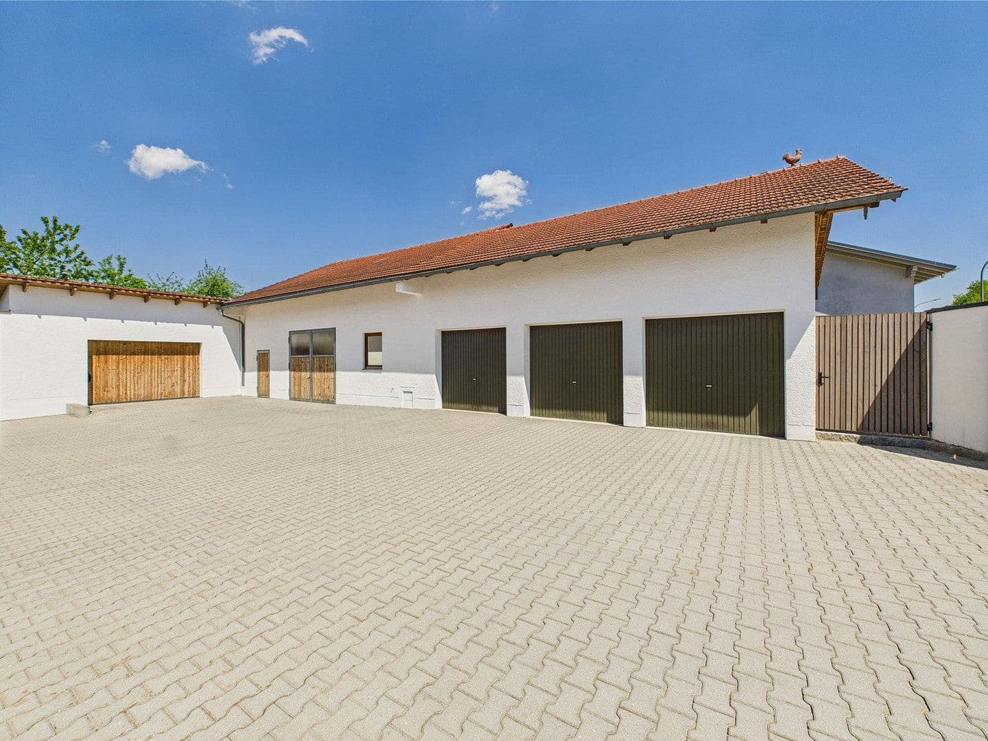 Predaj domu 265 m², pozemek 4.609 m², Frontenhausen, Bavorsko Predaj domu 265 m², pozemek 4.609 m², Frontenhausen, Bavorsko