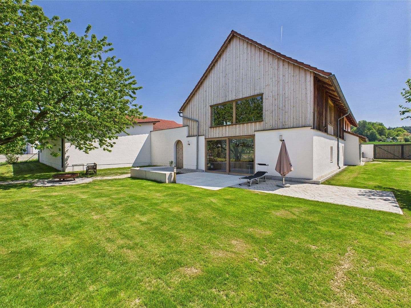 Predaj domu 265 m², pozemek 4.609 m², Frontenhausen, Bavorsko Predaj domu 265 m², pozemek 4.609 m², Frontenhausen, Bavorsko