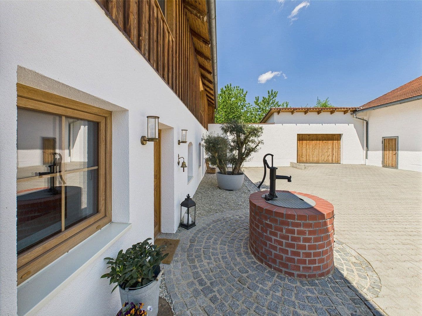 Predaj domu 265 m², pozemek 4.609 m², Frontenhausen, Bavorsko Predaj domu 265 m², pozemek 4.609 m², Frontenhausen, Bavorsko