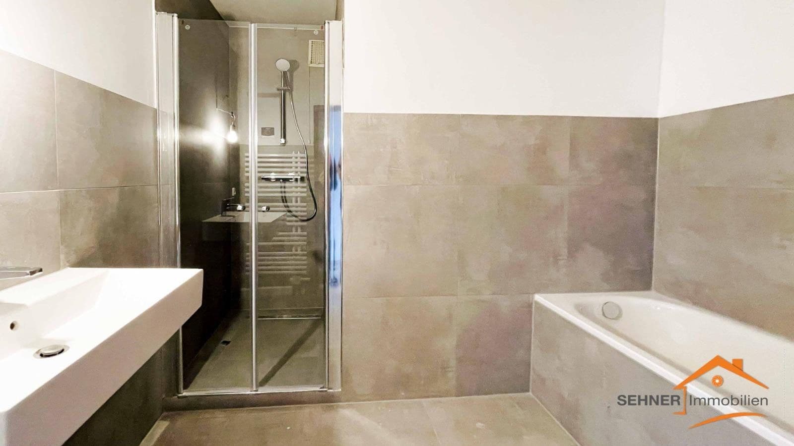 Prenájom bytu 3-izbový 88 m², Ringstraße 1b, Sundern, Severné Porýnie - Westfálsko Prenájom bytu 3-izbový 88 m², Ringstraße 1b, Sundern, Severné Porýnie - Westfálsko