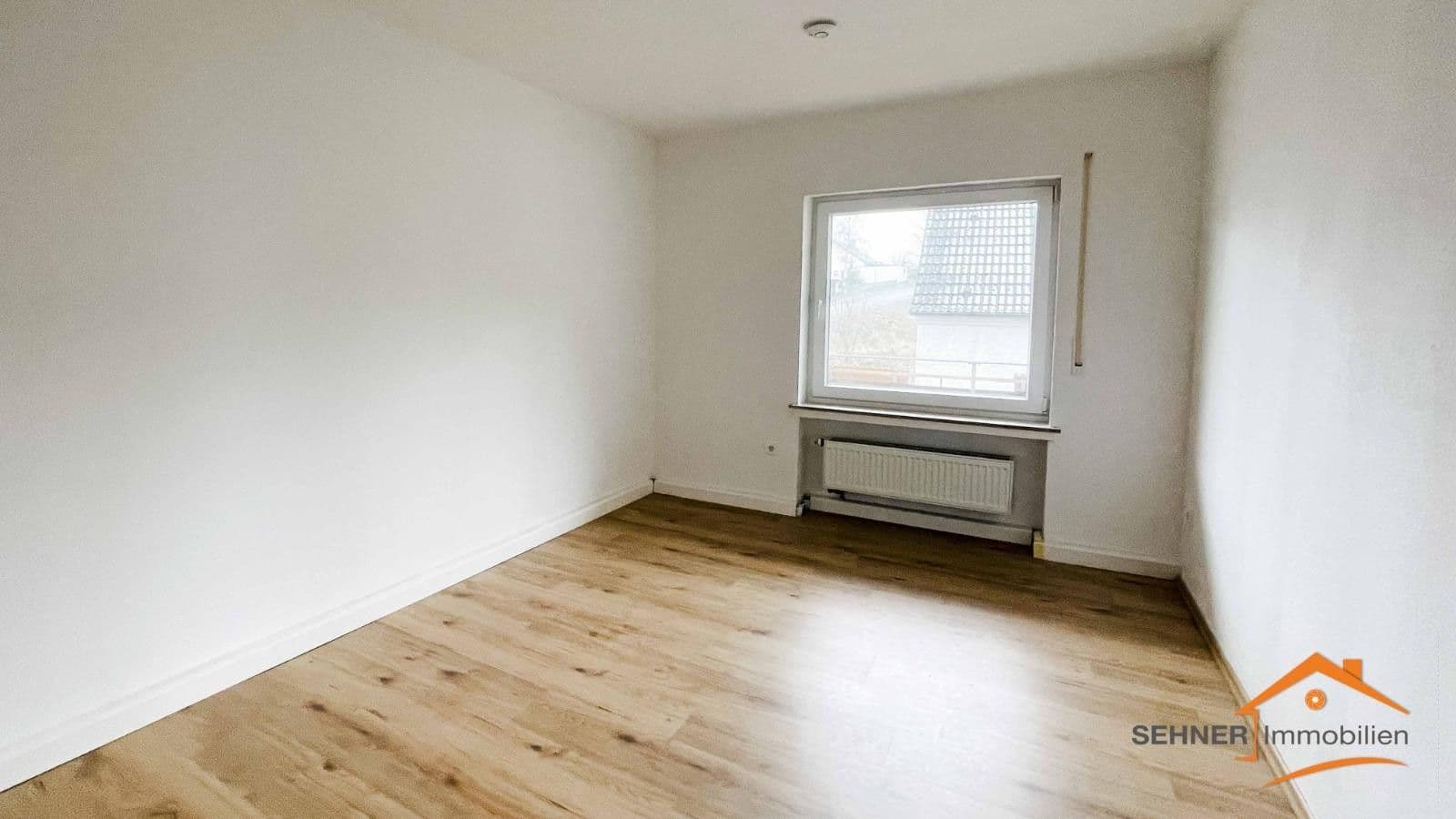 Prenájom bytu 3-izbový 88 m², Ringstraße 1b, Sundern, Severné Porýnie - Westfálsko Prenájom bytu 3-izbový 88 m², Ringstraße 1b, Sundern, Severné Porýnie - Westfálsko