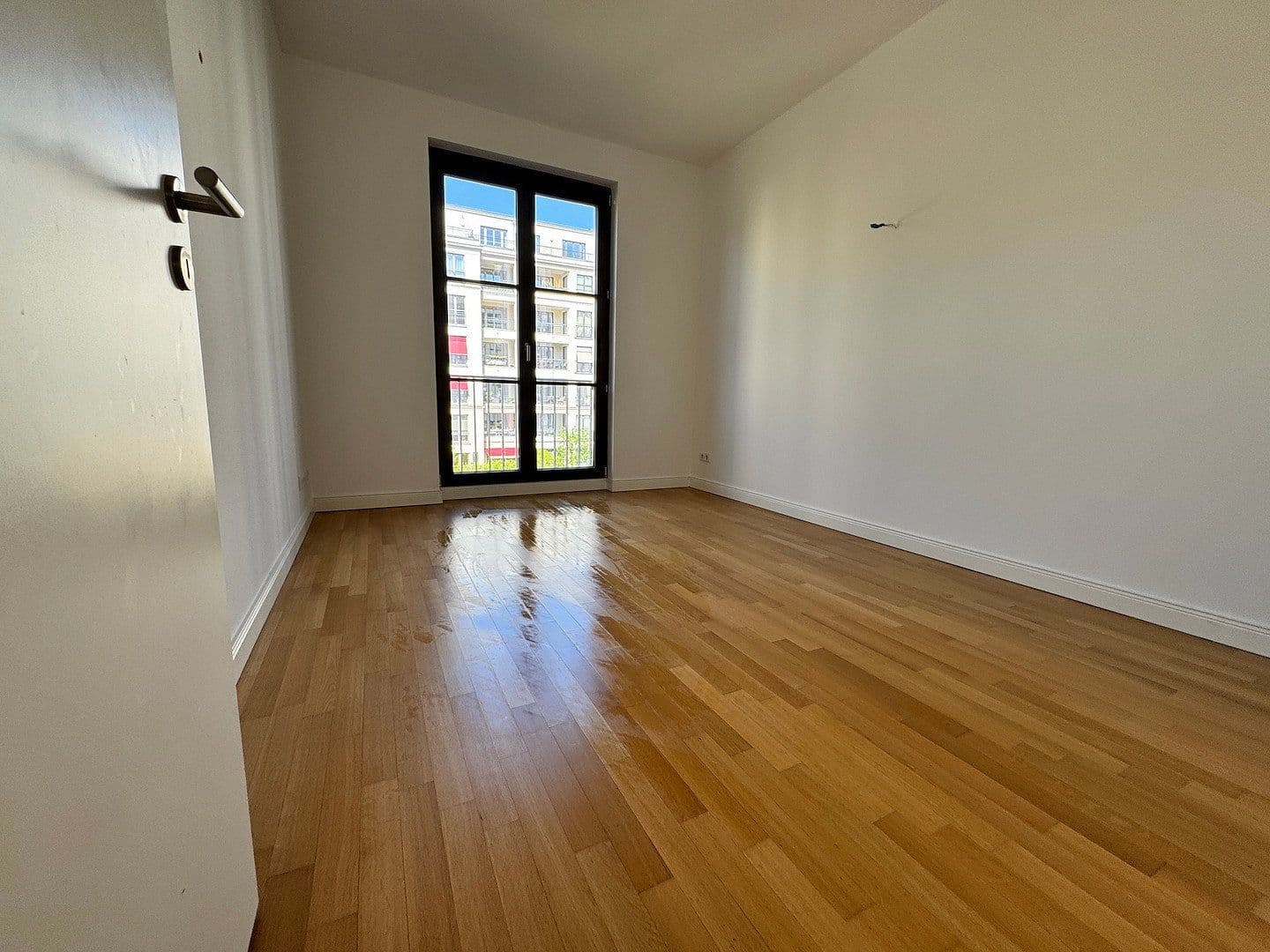 Predaj bytu 4-izbový 141 m², Düsseldorfer Straße 28, Berlin, Berlín Predaj bytu 4-izbový 141 m², Düsseldorfer Straße 28, Berlin, Berlín