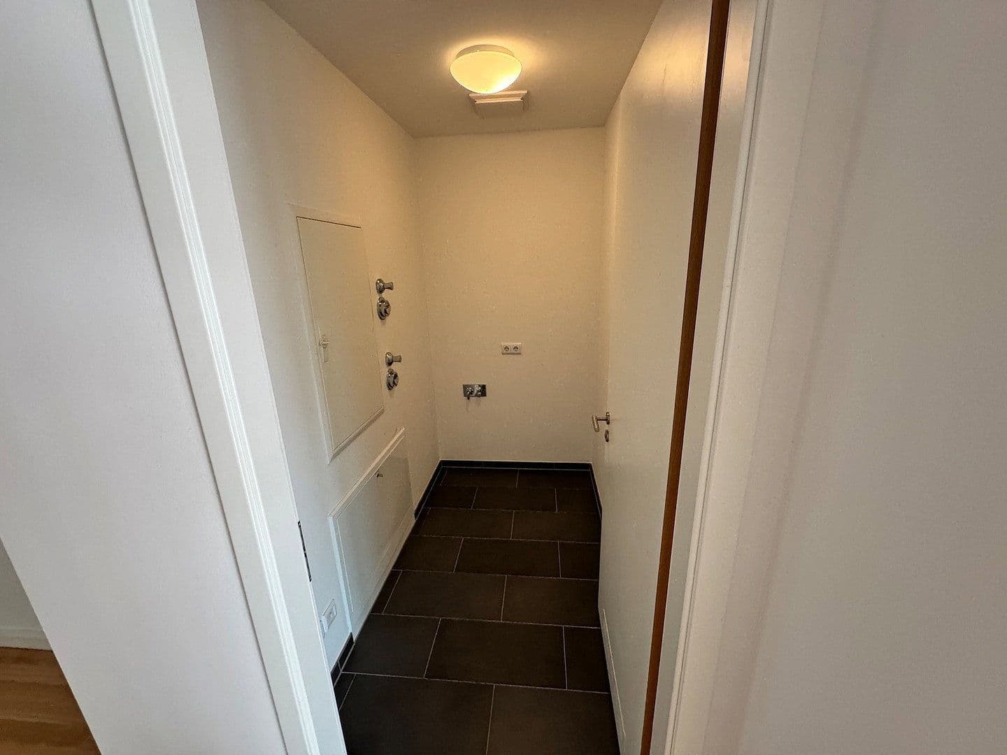 Predaj bytu 4-izbový 141 m², Düsseldorfer Straße 28, Berlin, Berlín Predaj bytu 4-izbový 141 m², Düsseldorfer Straße 28, Berlin, Berlín