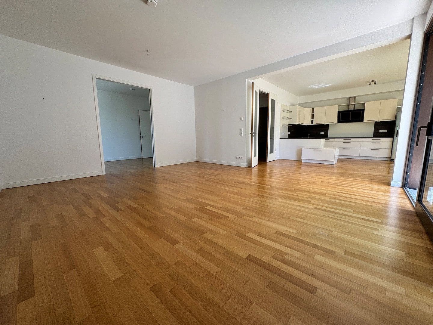Predaj bytu 4-izbový 141 m², Düsseldorfer Straße 28, Berlin, Berlín Predaj bytu 4-izbový 141 m², Düsseldorfer Straße 28, Berlin, Berlín