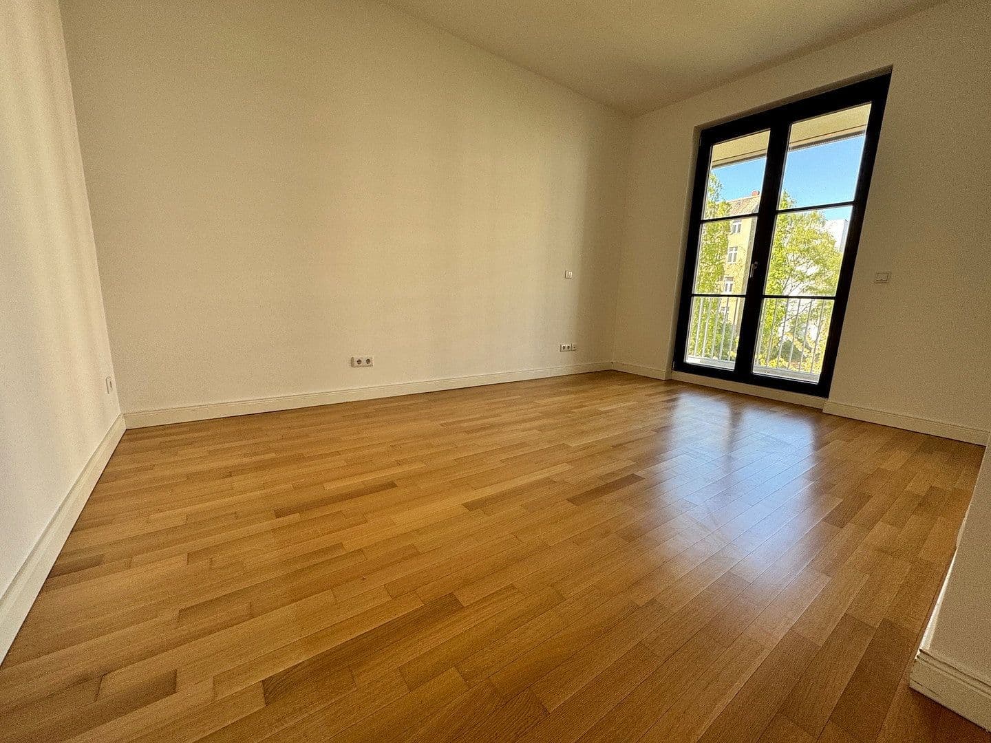 Predaj bytu 4-izbový 141 m², Düsseldorfer Straße 28, Berlin, Berlín Predaj bytu 4-izbový 141 m², Düsseldorfer Straße 28, Berlin, Berlín