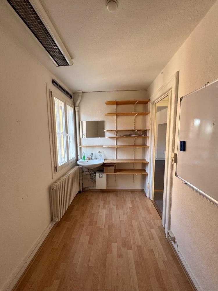 Prenájom kancelárie 31 m², Am Berge 35, Lüneburg, Dolné Sasko Prenájom kancelárie 31 m², Am Berge 35, Lüneburg, Dolné Sasko