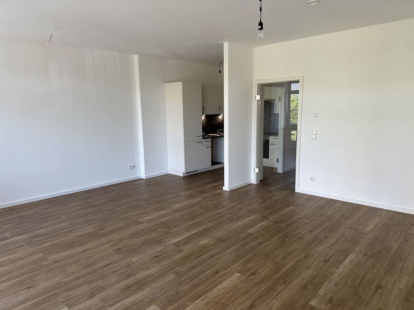 Prenájom bytu 3-izbový 82 m², Nymphenburger Straße 166, München, Bavorsko Prenájom bytu 3-izbový 82 m², Nymphenburger Straße 166, München, Bavorsko