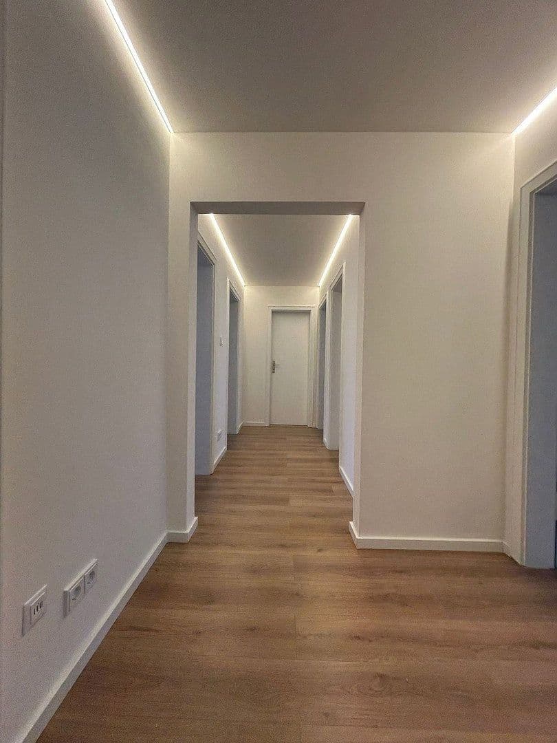Prenájom bytu 4-izbový 75 m², Gmunder Straße 28, München, Bavorsko Prenájom bytu 4-izbový 75 m², Gmunder Straße 28, München, Bavorsko