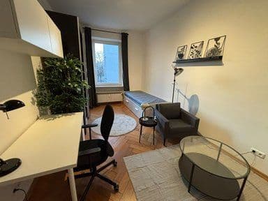 Prenájom bytu 4-izbový 75 m², Gmunder Straße 28, München, Bavorsko Prenájom bytu 4-izbový 75 m², Gmunder Straße 28, München, Bavorsko